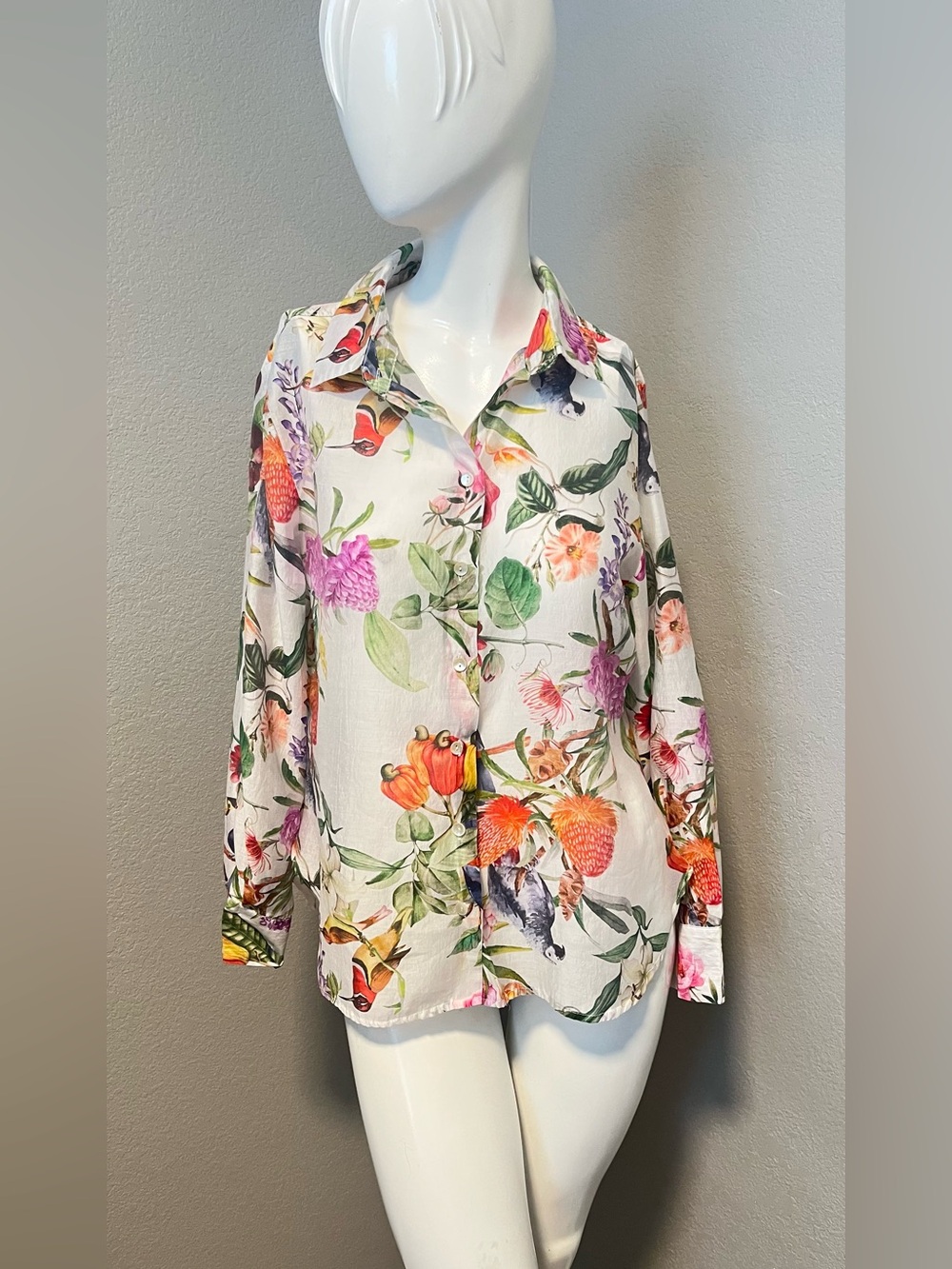 Women's  LUCKY & COCO  Sheer Tropical Button-Down Beige Multicolor Shirt Size M